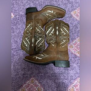 Ariat square toed boot